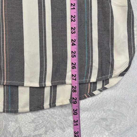 Daytrip from Buckle Henley Long Sleeve Striped Long Shirt - Picture 12 of 15